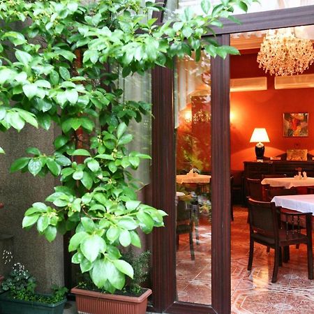 Hotel Sympatia Тбилиси Экстерьер фото