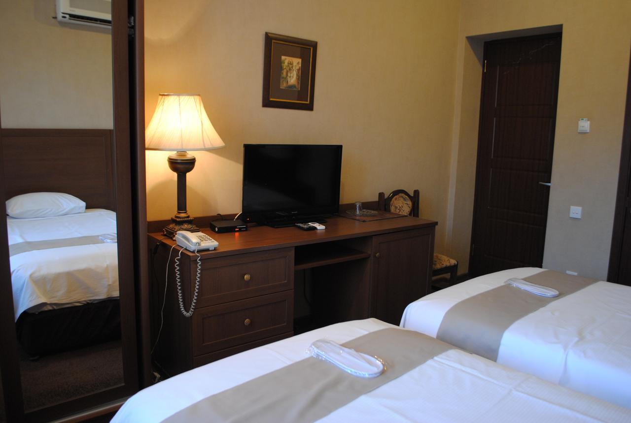 Hotel Sympatia Тбилиси Экстерьер фото