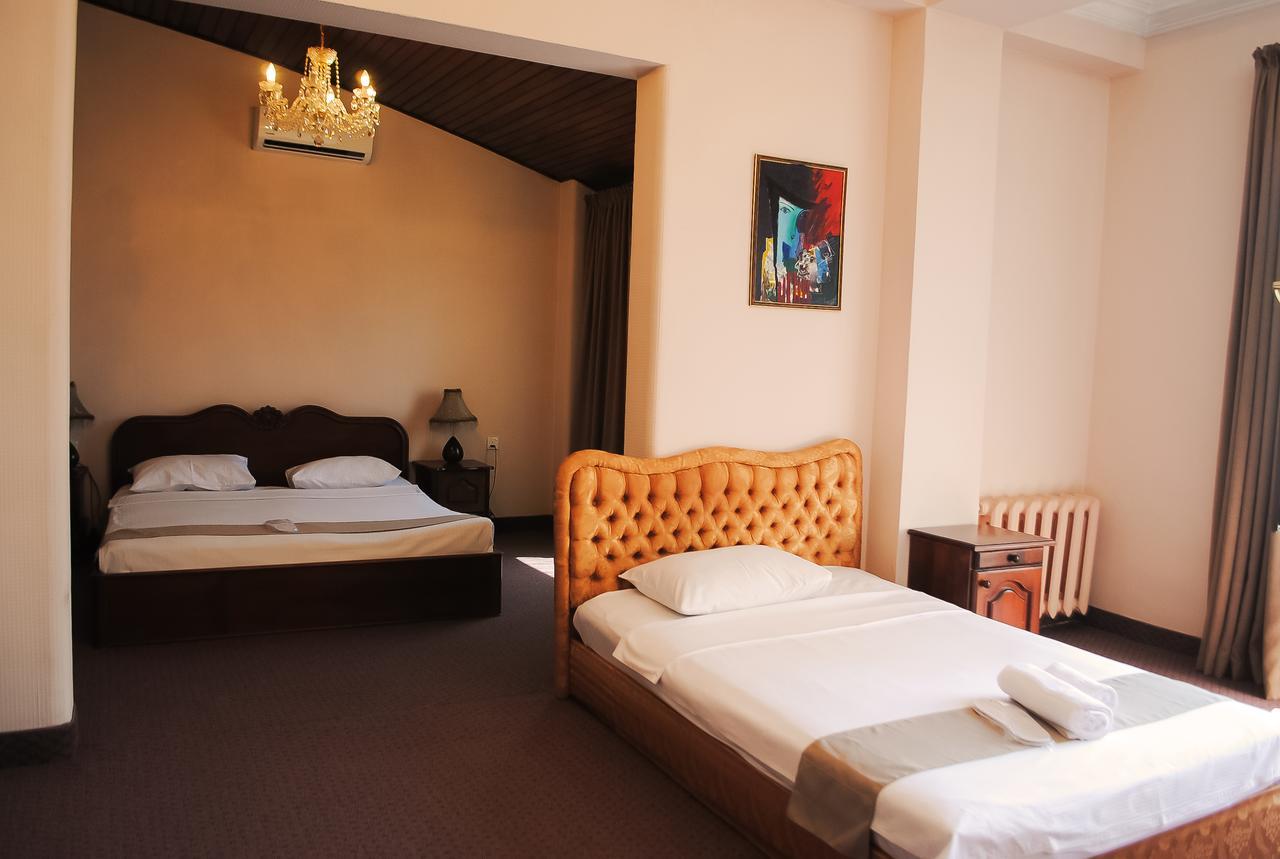 Hotel Sympatia Тбилиси Экстерьер фото