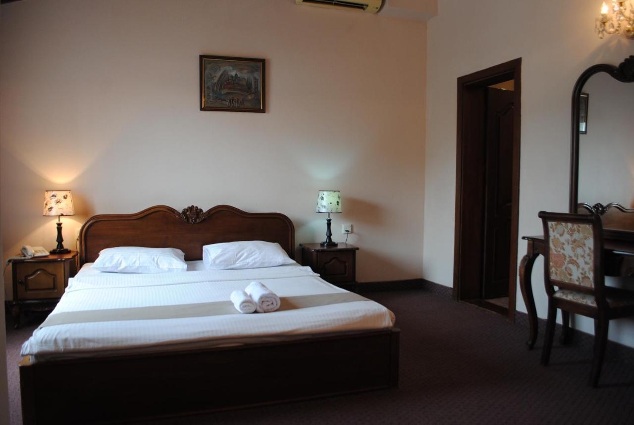 Hotel Sympatia Тбилиси Экстерьер фото