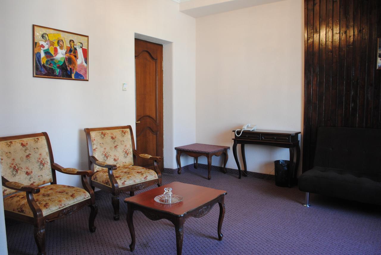 Hotel Sympatia Тбилиси Экстерьер фото