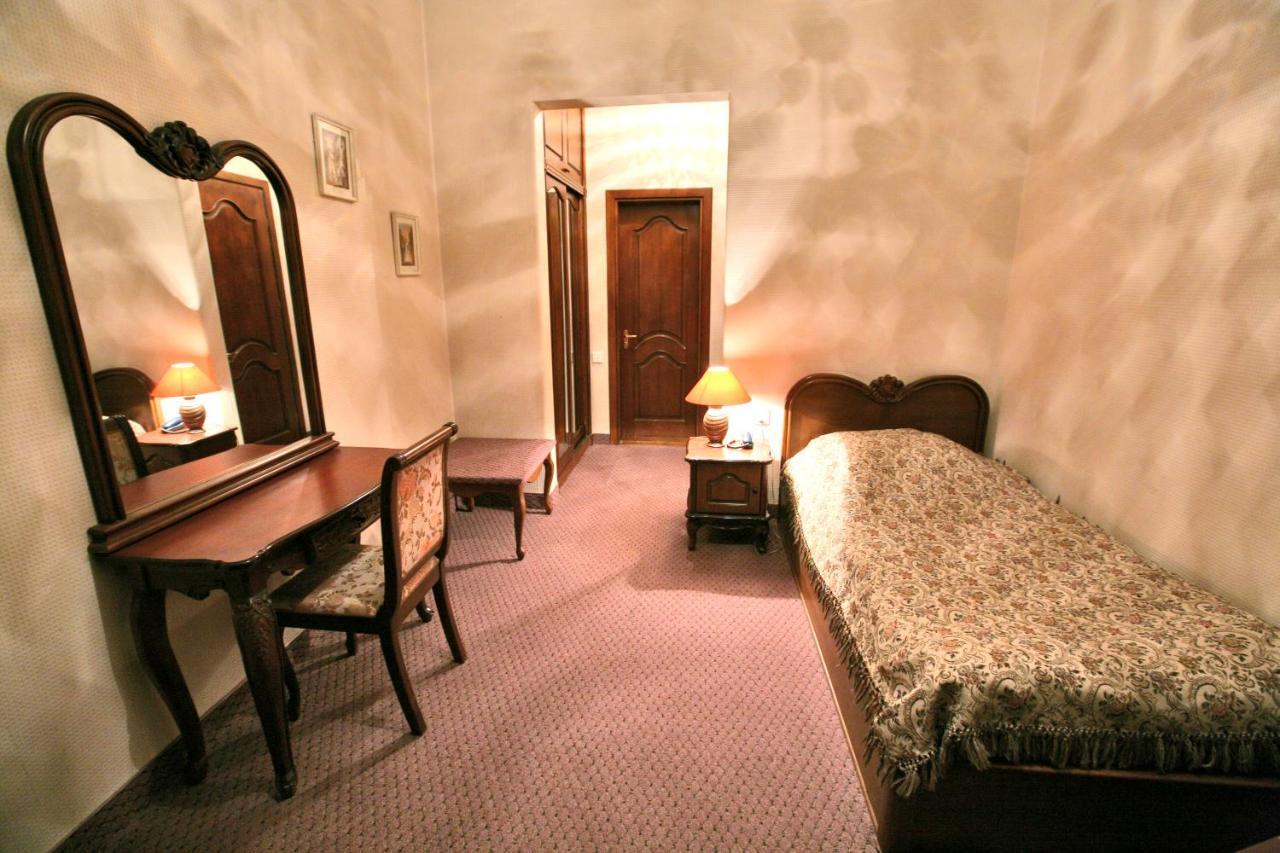 Hotel Sympatia Тбилиси Экстерьер фото